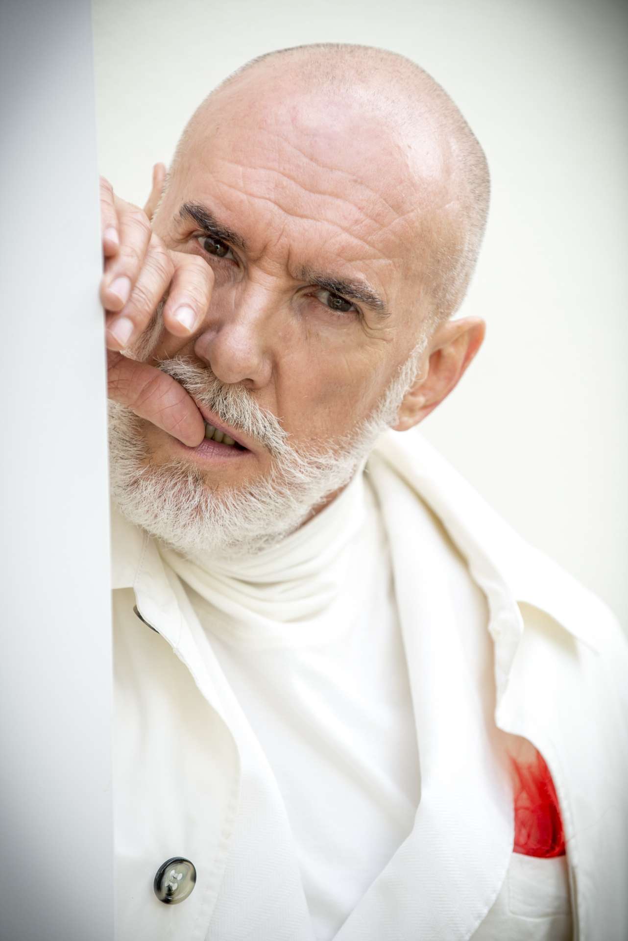 Diego Dalla Palma, in equilibrio precario tra tormento e pace interiore