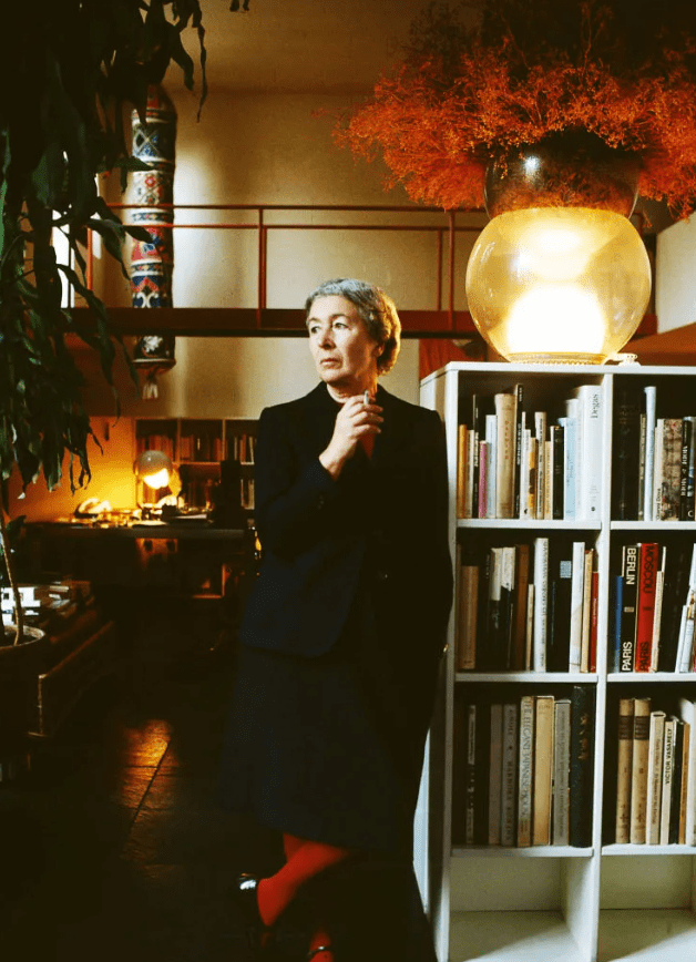 gae aulenti in her studio in via fatebenefratelli piazza san marco16th april 1996 brera milano