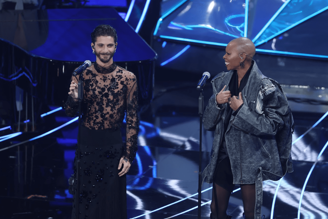 Santi Francesi - “Hallelujah” con Skin