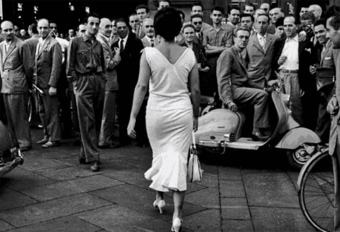 Gli italiani si voltano, Mario De Biasi